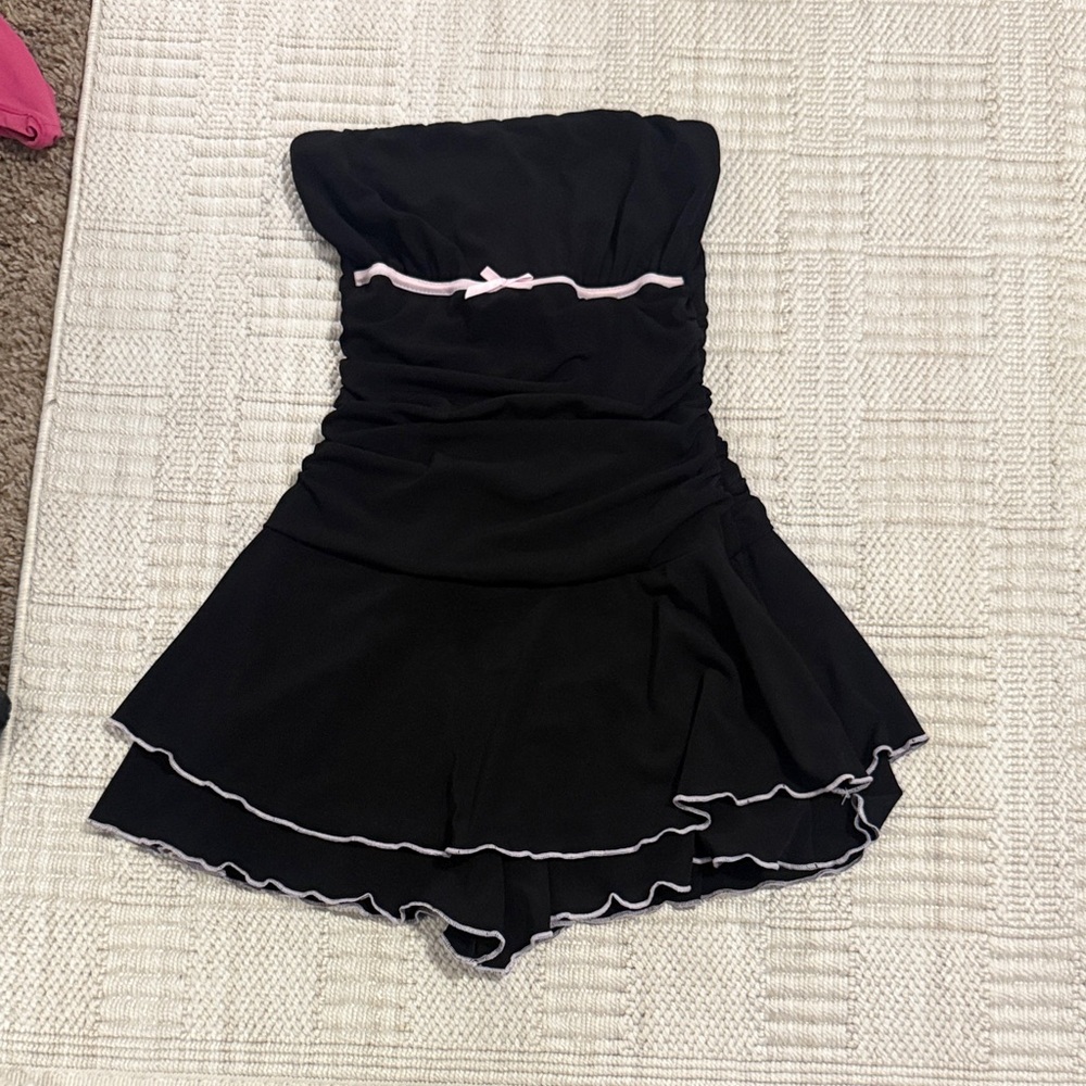 Strapless Black with Pink Trim
